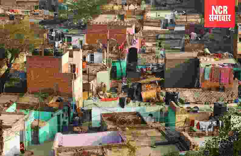 तुगलकाबाद में भारतीय पुरातत्व सर्वेक्षण द्वारा घरों को तोड़न