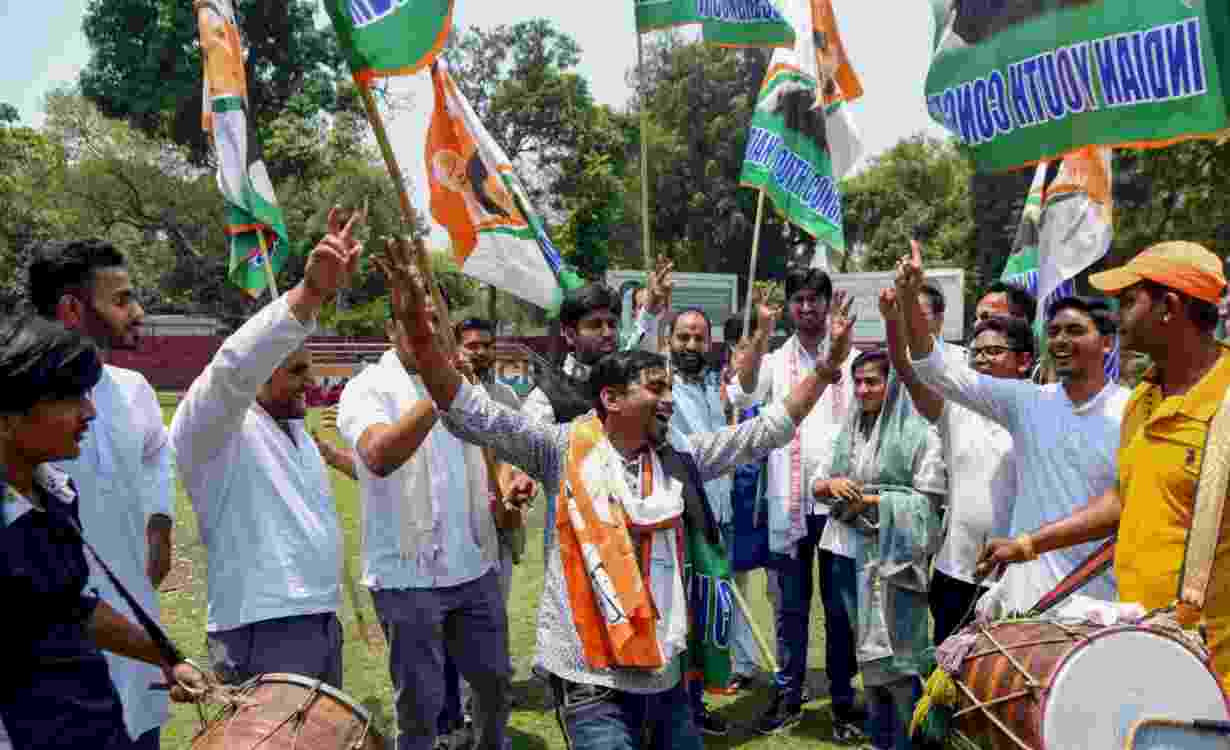 कर्नाटक चुनाव में कांग्रेस की पूर्ण बहुमत से जीत