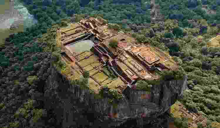 क्या अभी भी मौजूद है रावण का महल,